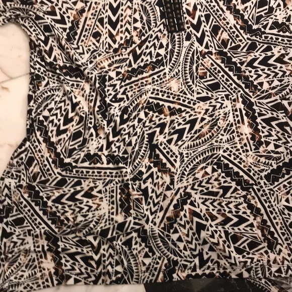 Softest top w hand sewn beads and decor neck area - Picture 8 of 10